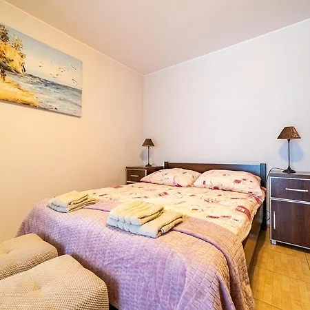 Jezynowa 30 Kwatera prywatna *